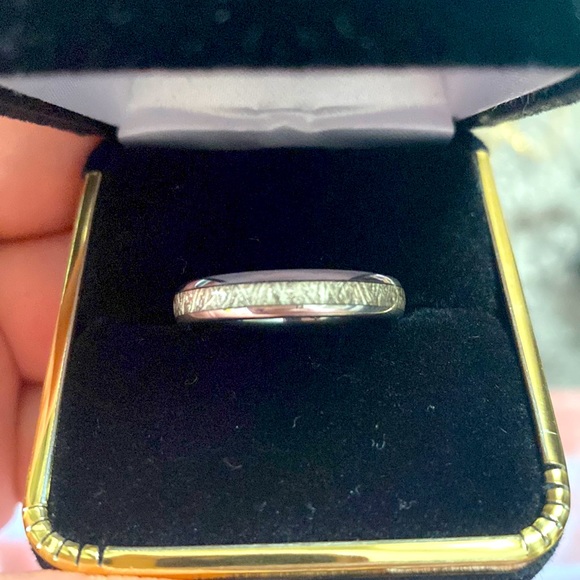 Ring - Picture 1 of 1